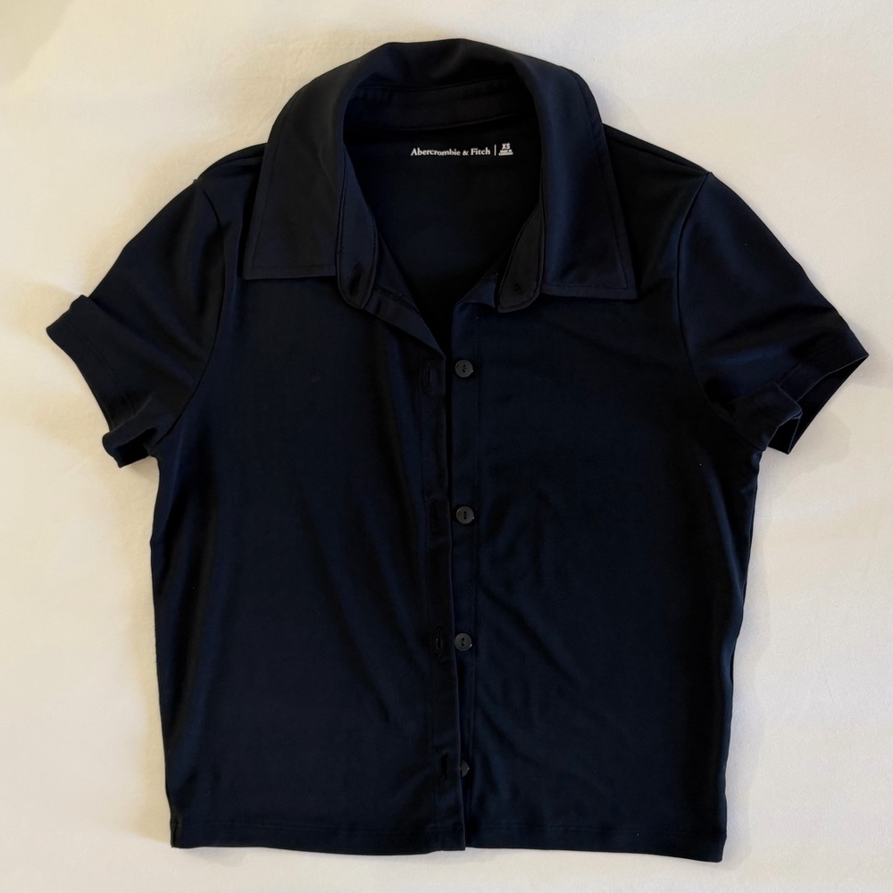 Abercrombie & Fitch Black collared button up shirt Size XS